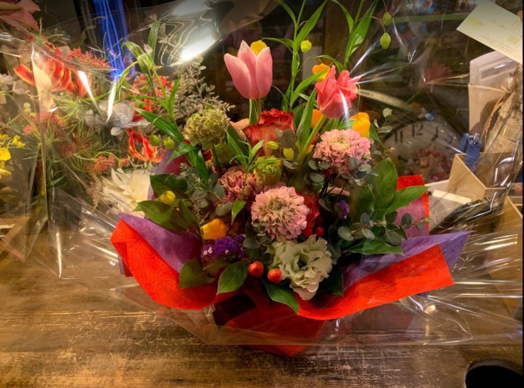 花をお祝いで注文する時の方法を 予算や種類ごとに花屋がわかりやすく説明します 東京 吉祥寺のフラワーセラピーを取り入れたお花屋さん Heartfelt Flowers 花心